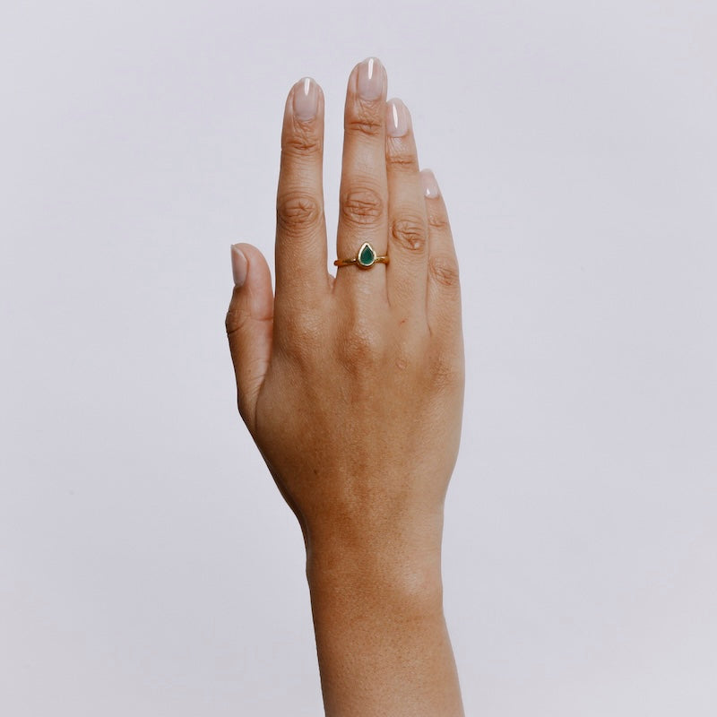 Scyphus Ring with Green Agate - 18K Gold Plated