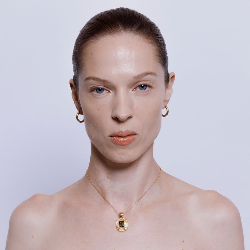 Anu Pendant in Quartz - 18K Gold Plated