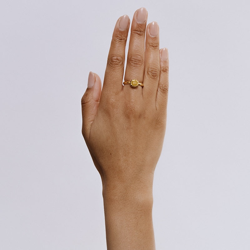 Breguet Ring in Yellow Diamond and Sapphire - Solid Gold