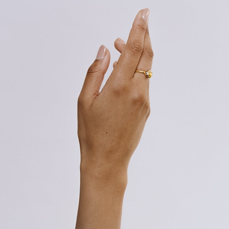 Breguet Ring in Yellow Diamond and Sapphire - Solid Gold
